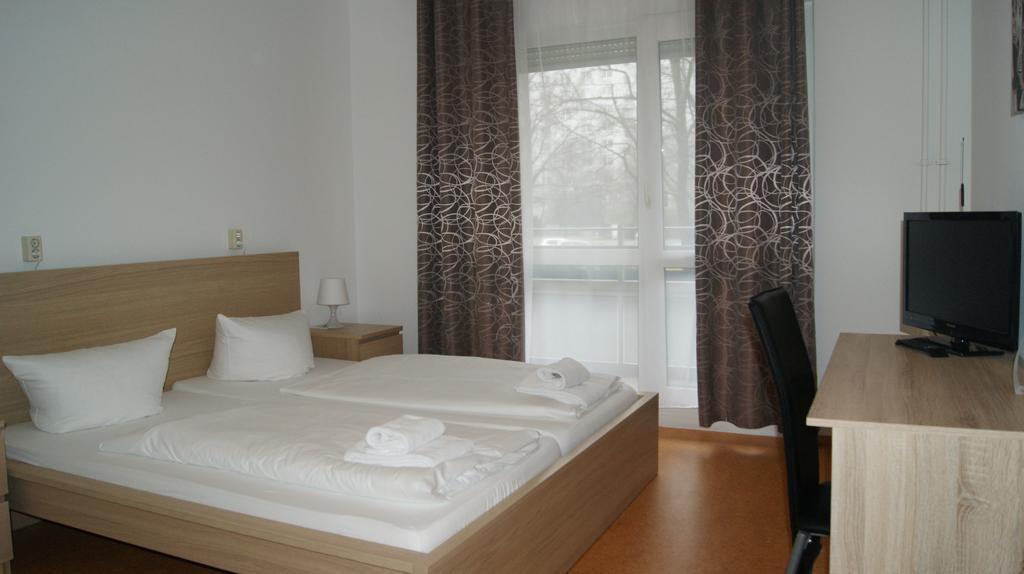 Hotel Pension Eberty Berlin Ngoại thất bức ảnh