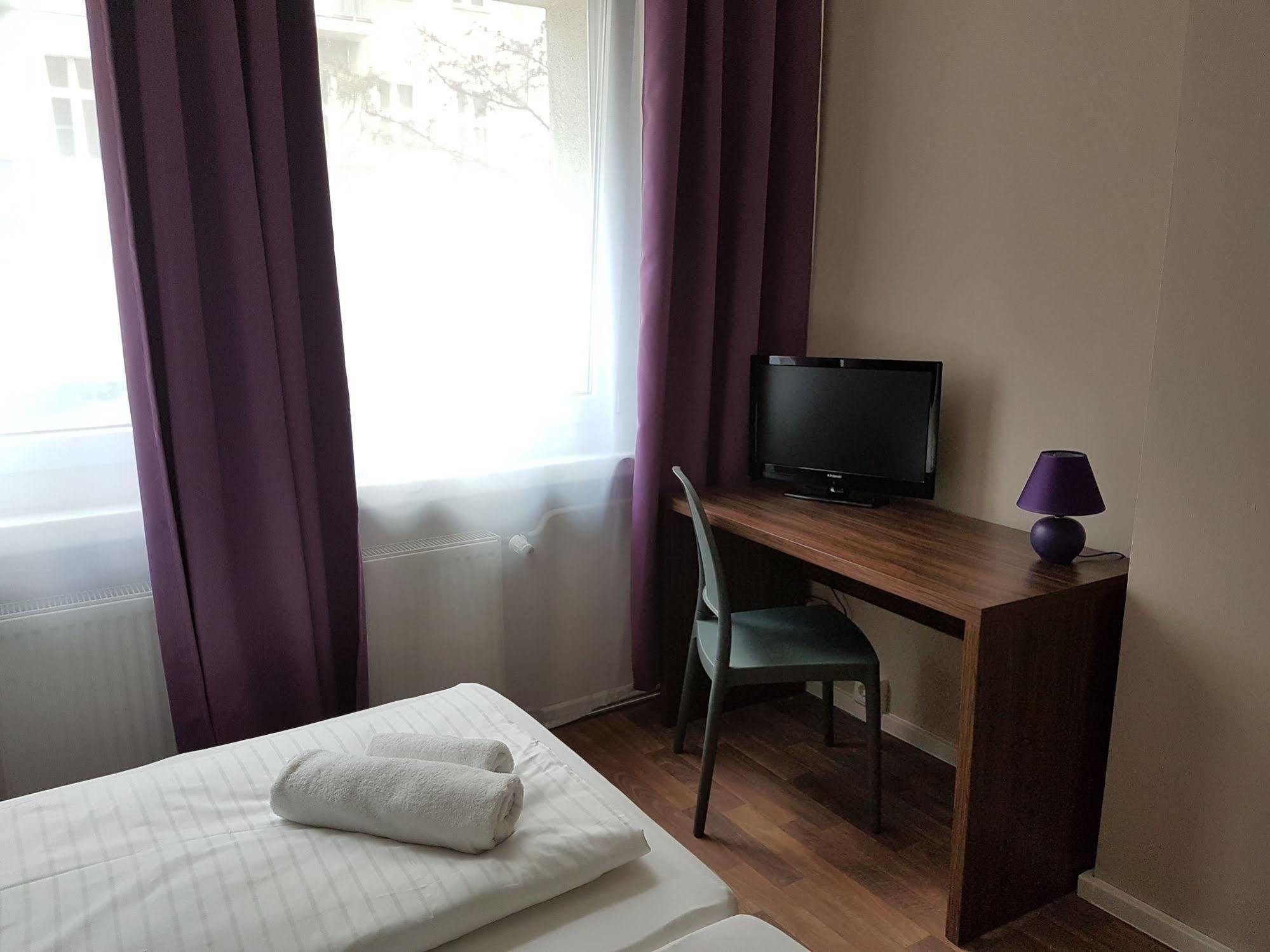 Hotel Pension Eberty Berlin Ngoại thất bức ảnh