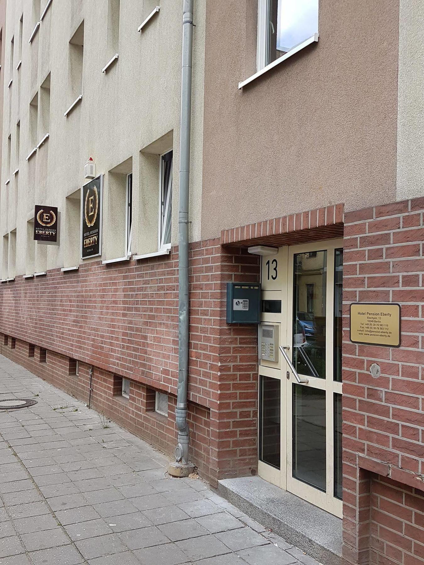 Hotel Pension Eberty Berlin Ngoại thất bức ảnh